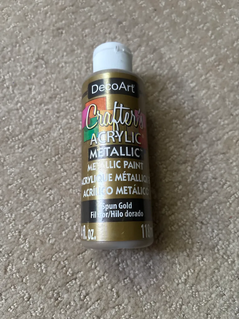 Gold acrylic paint  photo 1