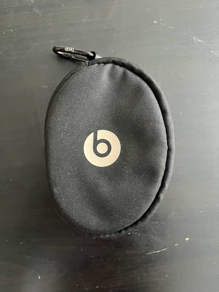 Beats by Dre Carrying Case photo 1
