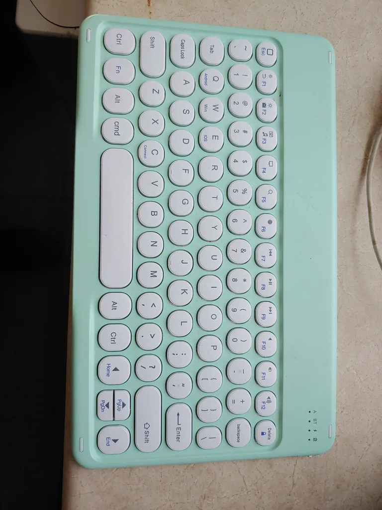 Bluetooth keyboard  photo 1