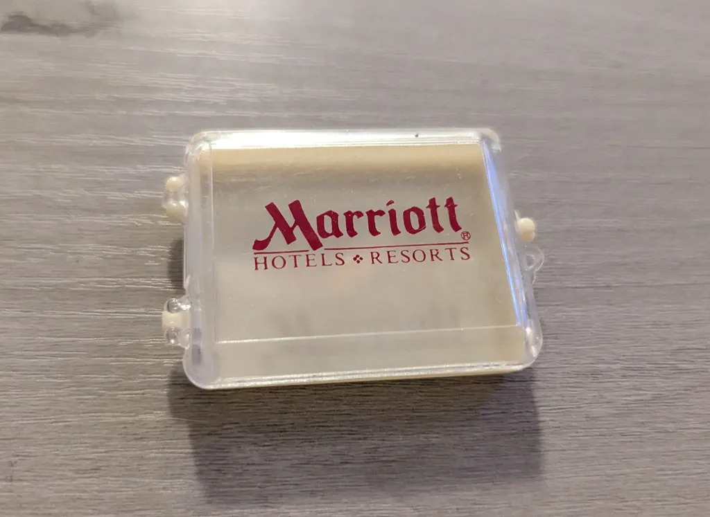Marriott Hotels Resorts Clear Plastic Case photo 1