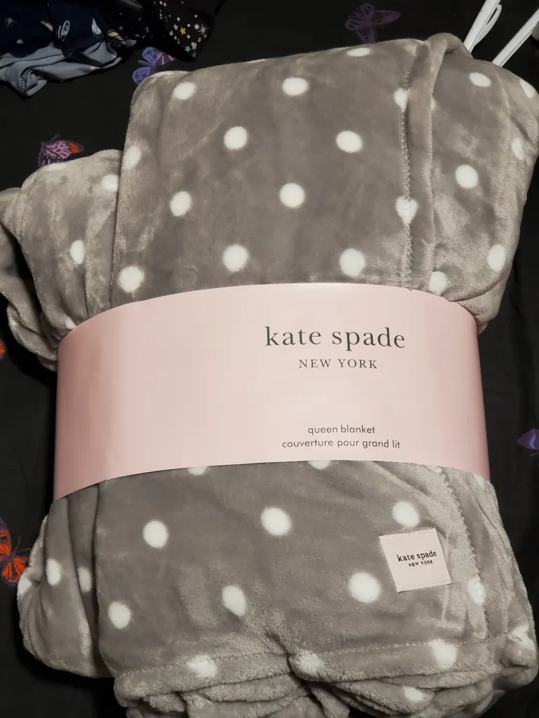 Fluffy Blanket photo 1