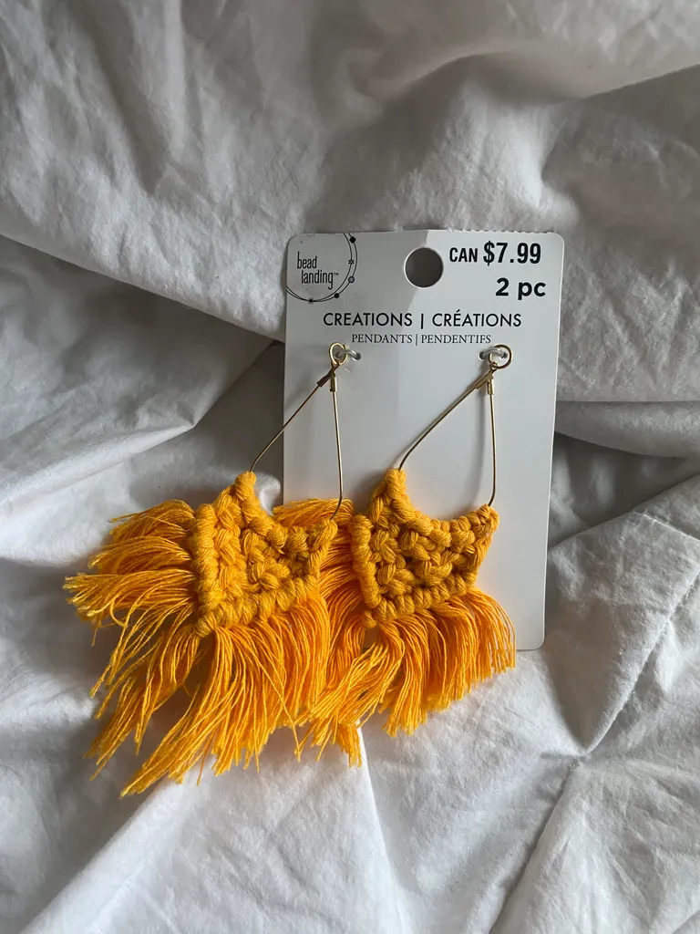 Crafting macrame  photo 1