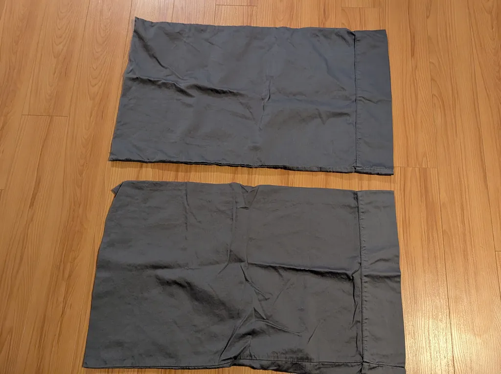 Pair of Charcoal Grey Pillowcases - 100% Cotton photo 1