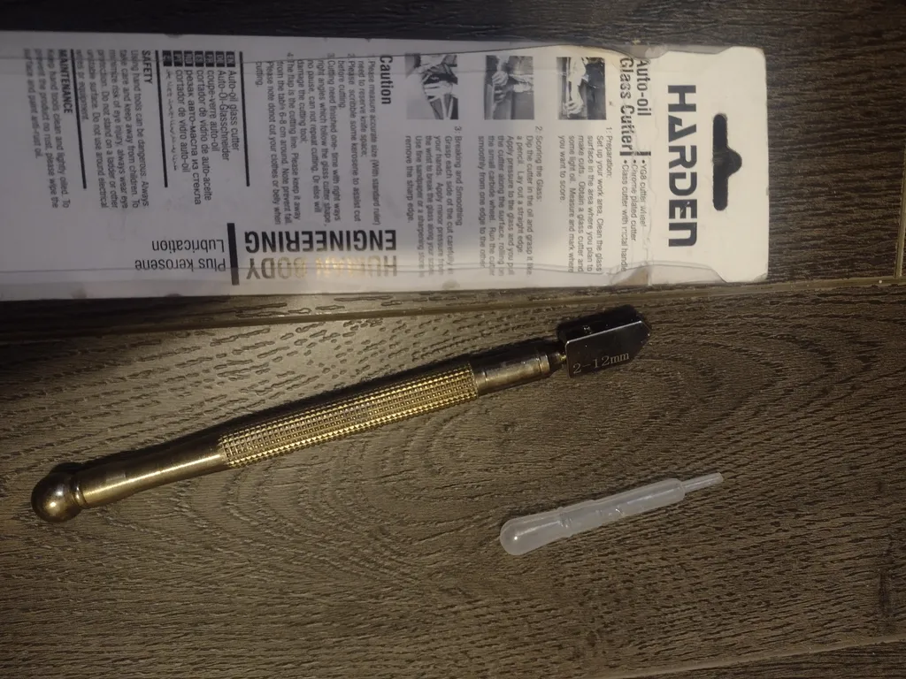 Glass cutter photo 1