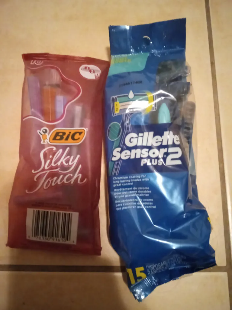 Disposable razors photo 1
