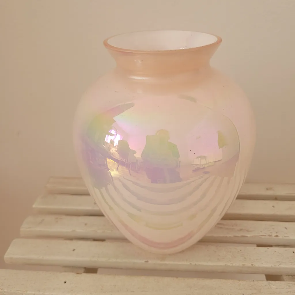 REBUNZ: Waldonia-Small Pink Iridescent Vintage Vase (H3Z) photo 1