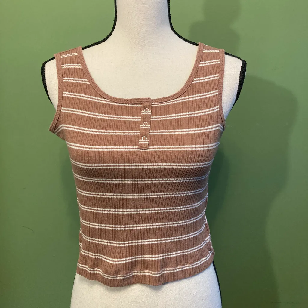 OLD NAVY Girls cropped tank top size 10/12 photo 1