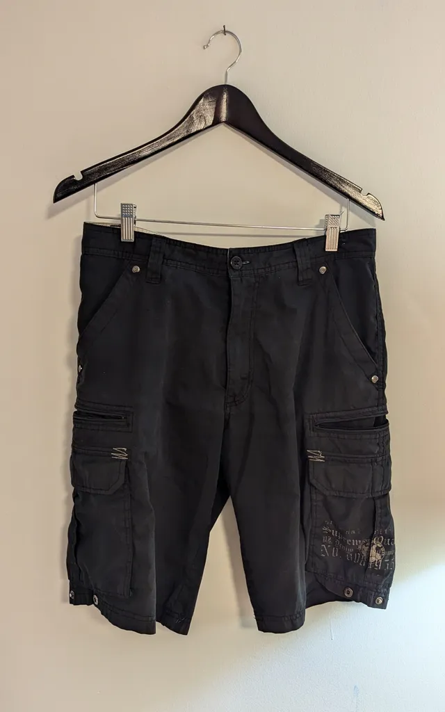 Point Zero Black Cargo Shorts - Men's Size 32 photo 1