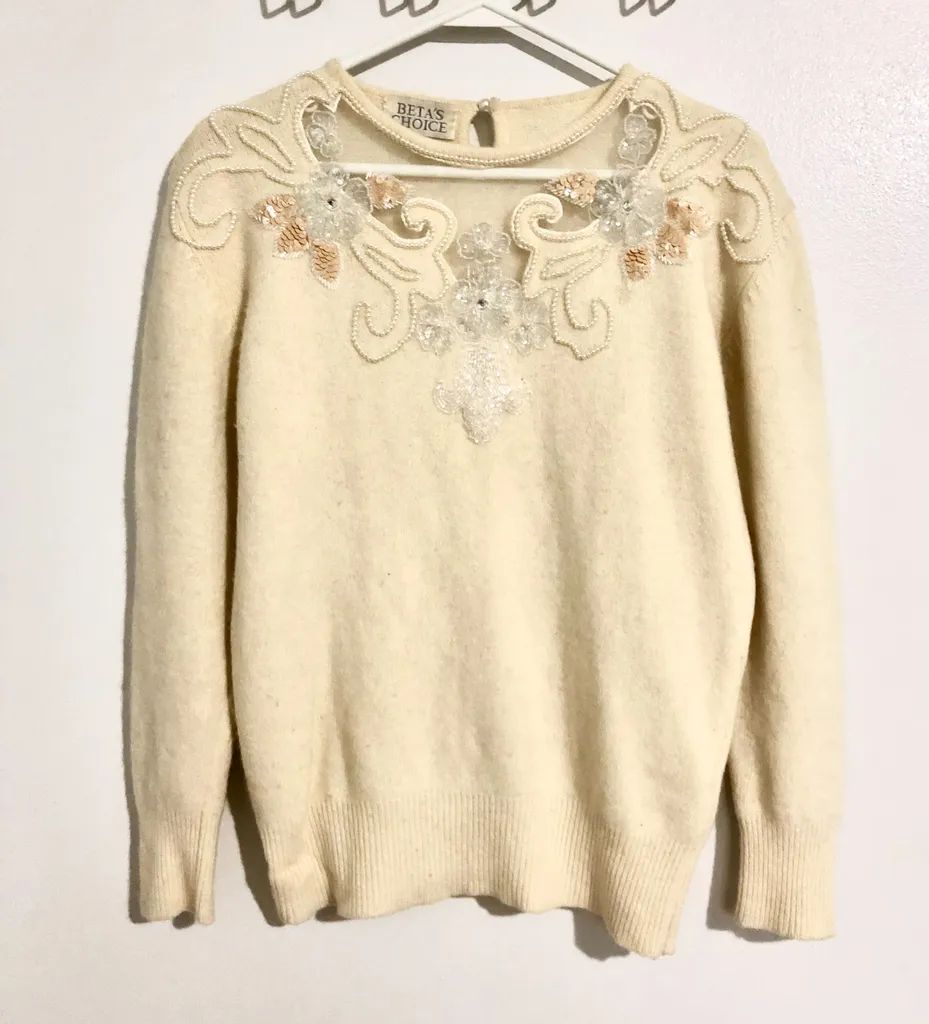 Beautiful vintage/antique cream, beaded, sequinned top photo 1