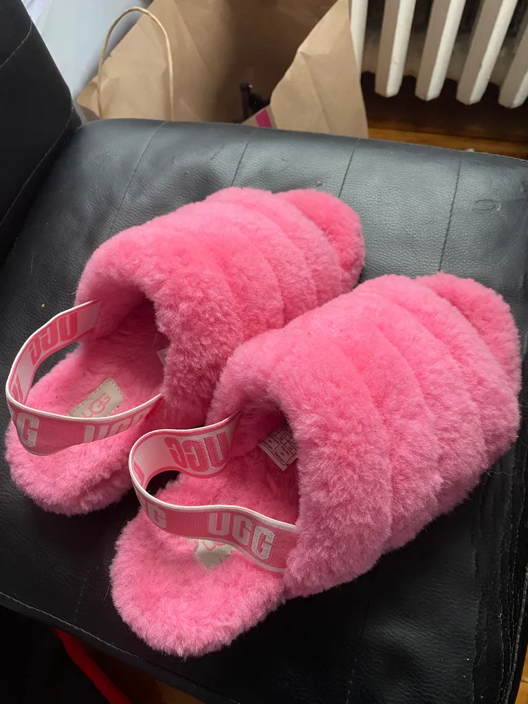 UGG pink fur slides! photo 1