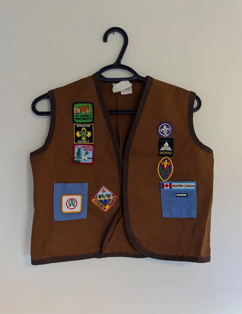 Scouts Canada Brown Vest -  Size Large photo 1