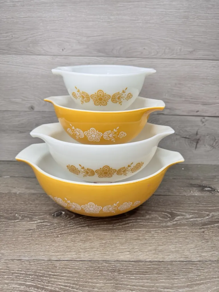 Vintage Pyrex Mixing Bowls photo 1