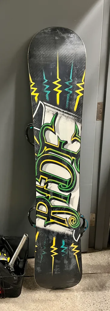 Ride Snowboard (154-158 cm) w/ K2 Hurrithane Bindings photo 1