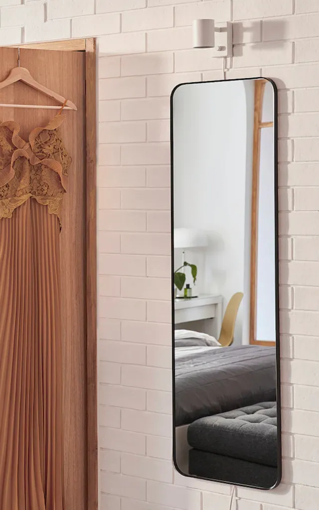 Full length mirror photo 1