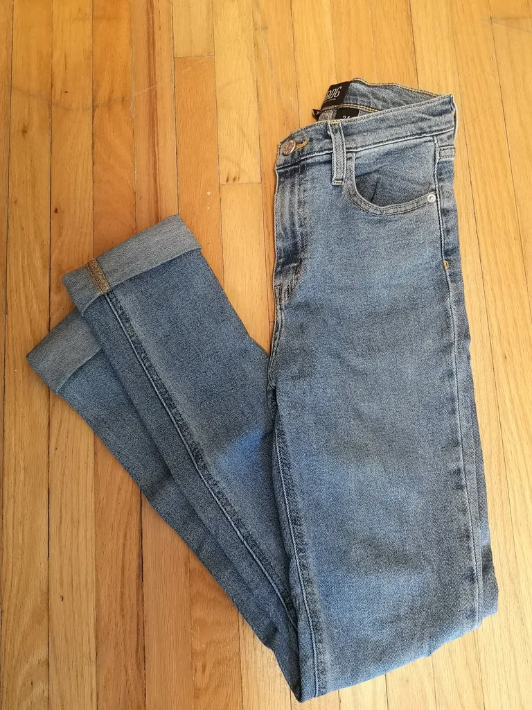 Urban Outfitters BDG Girlfriend High-Rise Jeans - size 24 photo 1