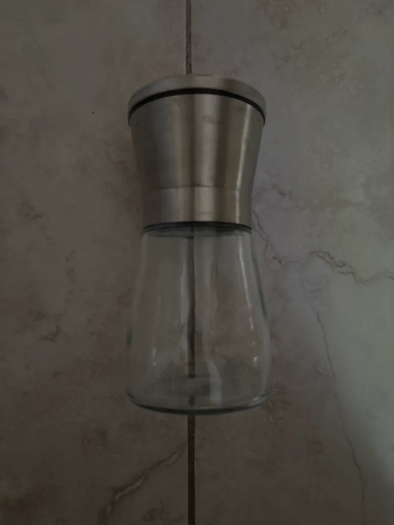 Salt or pepper grinder  photo 1