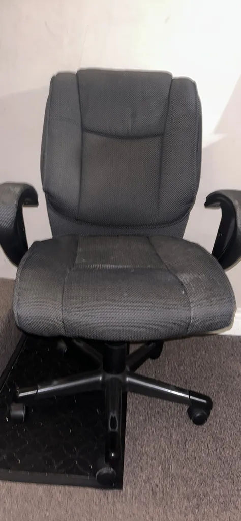 Office chair photo 1
