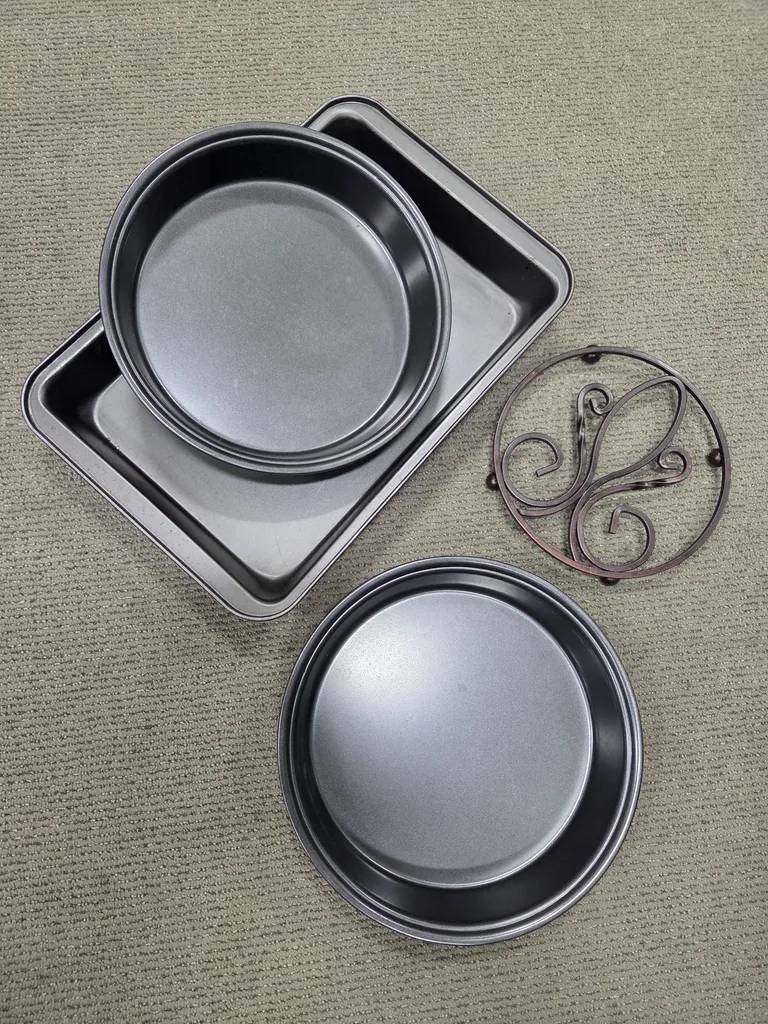 Kitchenware gently used  photo 1