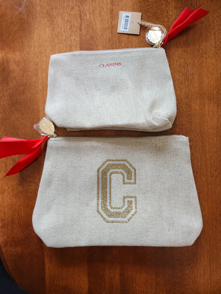 Clarins toiletteries bags photo 1