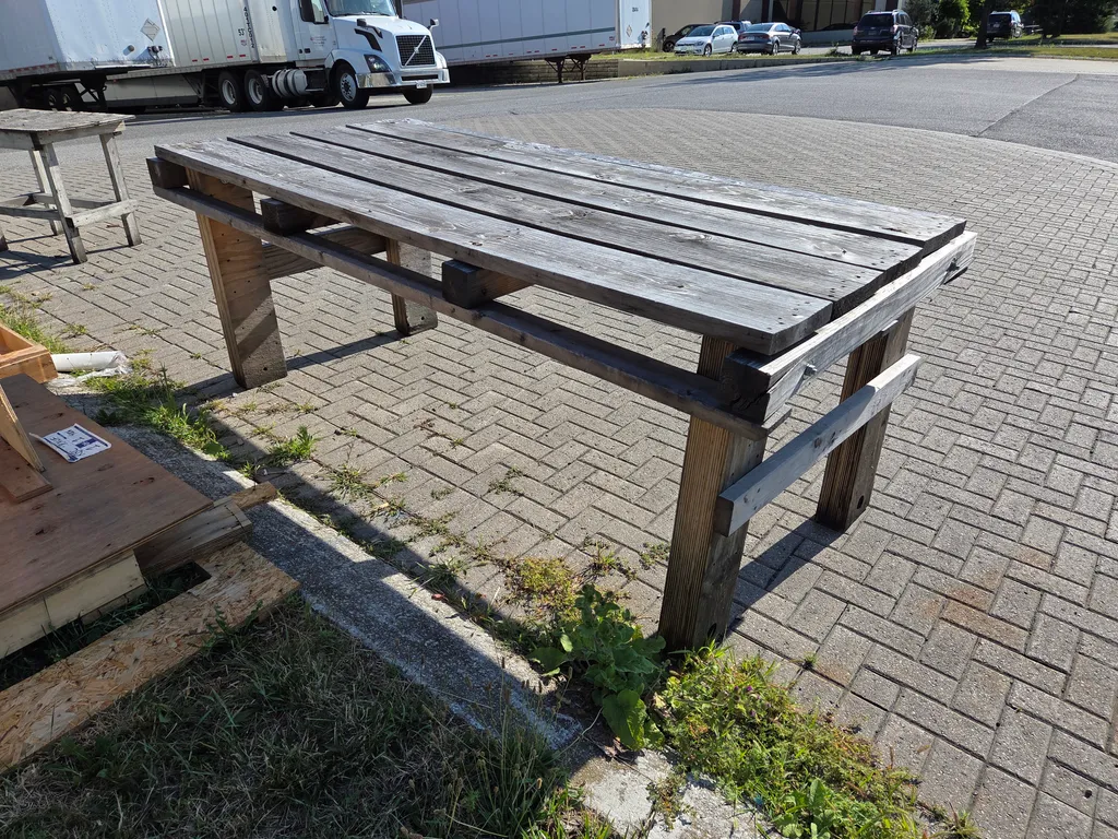 🌈♻️🎈Free XL wood "table" photo 1