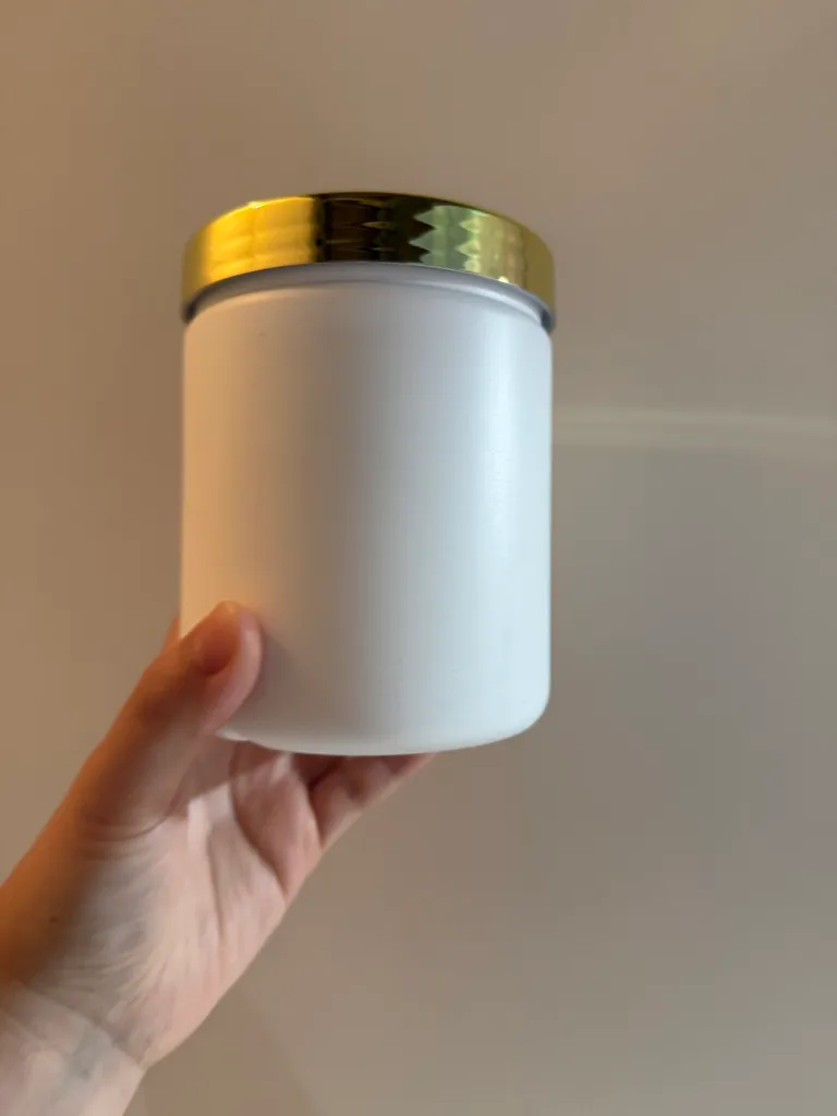 Container with lid photo 1