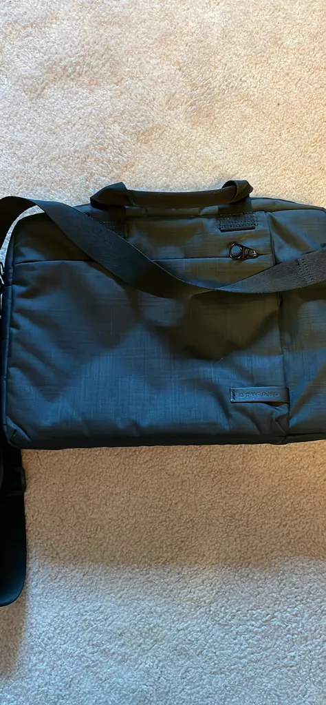 Laptop bag photo 1