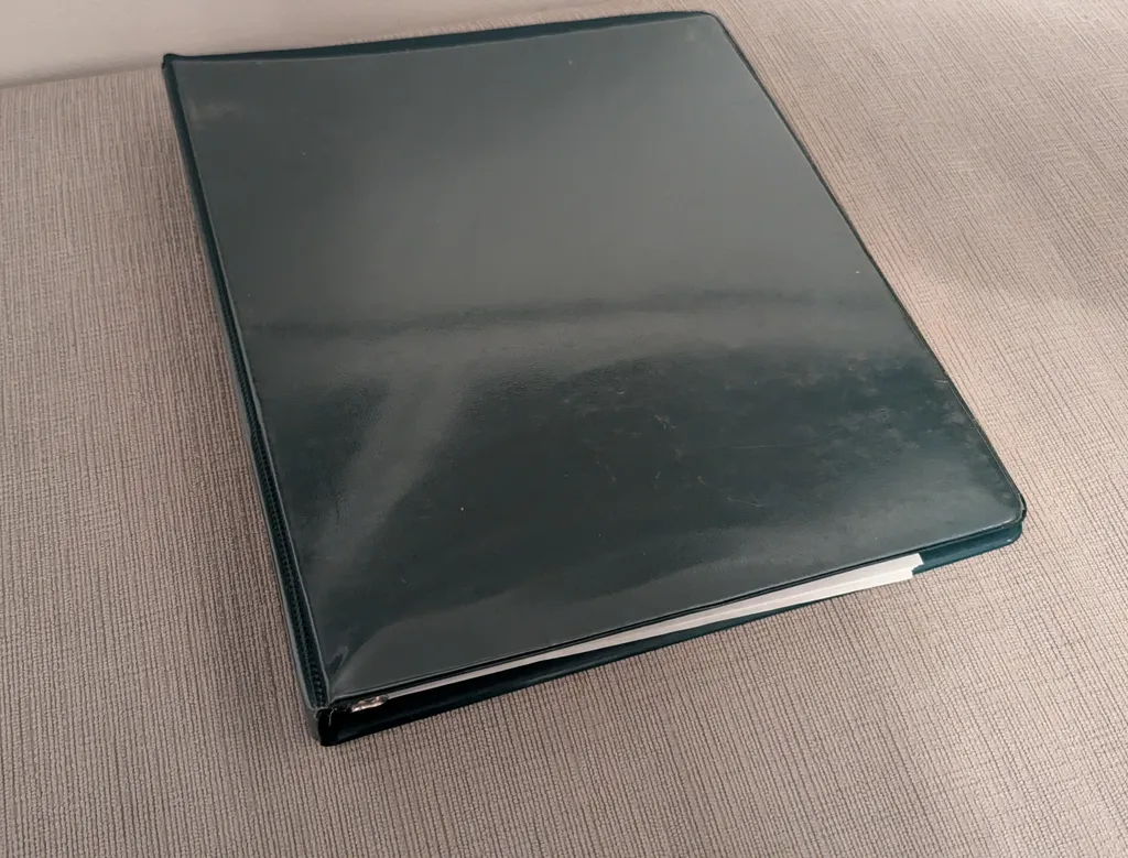 Green 3-Ring Binder  photo 1