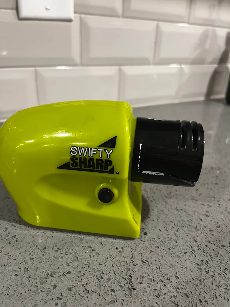 Electric knife sharpener photo 1