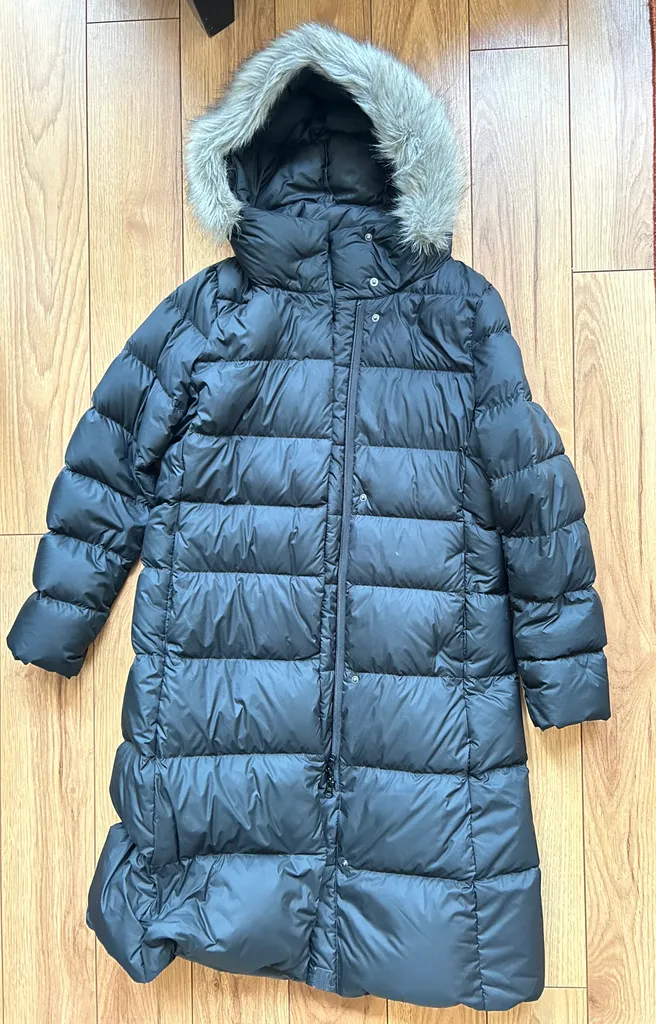 UNICLO puffer coat photo 1