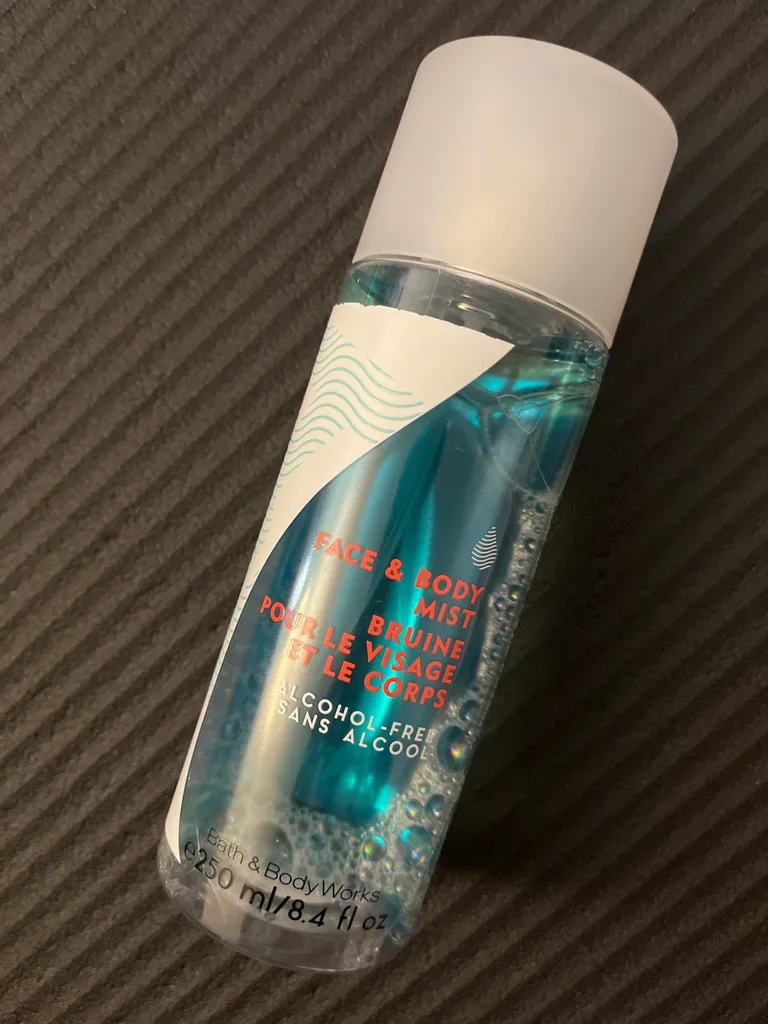 Bath & body works face & body mist photo 1