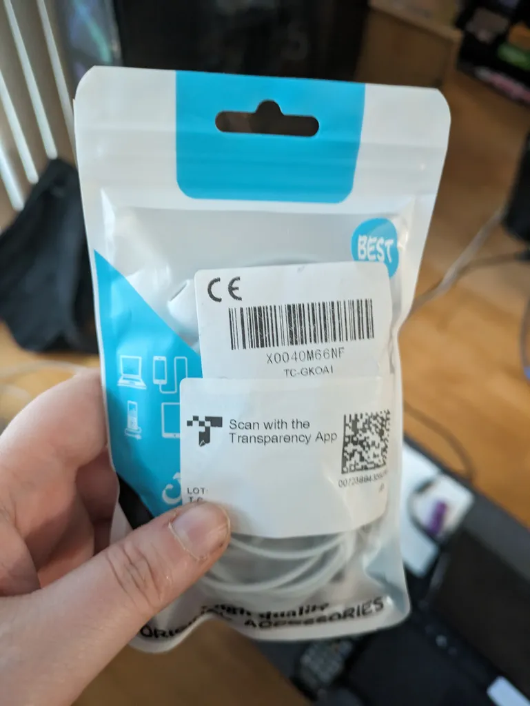 2 pair USB-C headphones  photo 1