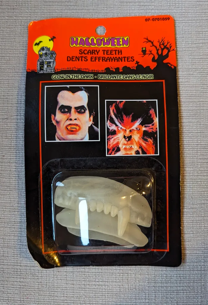 Brand New Halloween Glow-in-the-Dark Scary Teeth photo 1