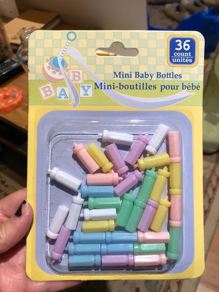 🔜 🆓 Mini baby bottle decoration 🍼 photo 1