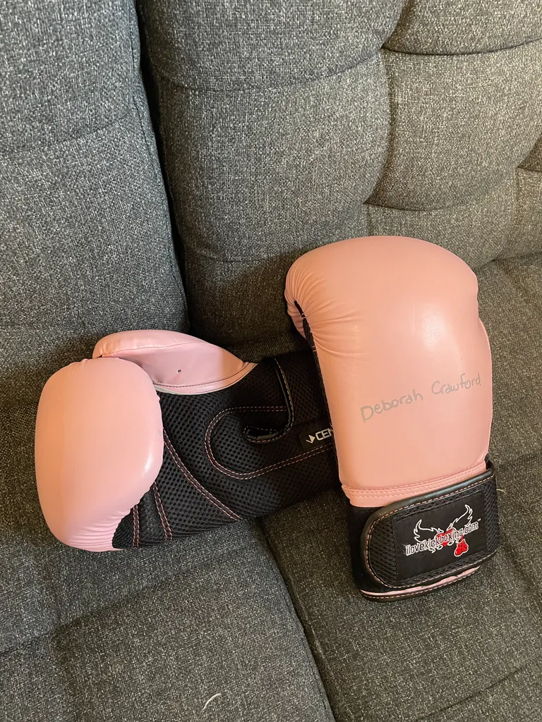Muay Thai Boxing gloves photo 1