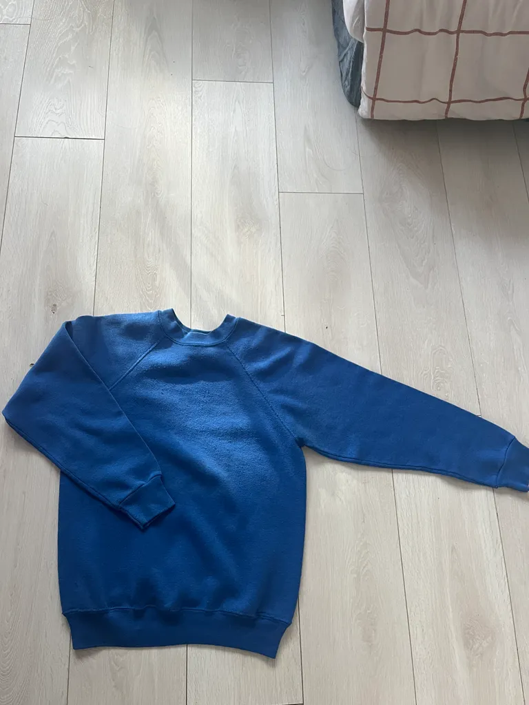 Blue crewneck photo 1