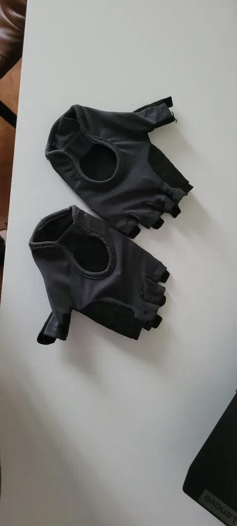 Lifting gloves photo 1