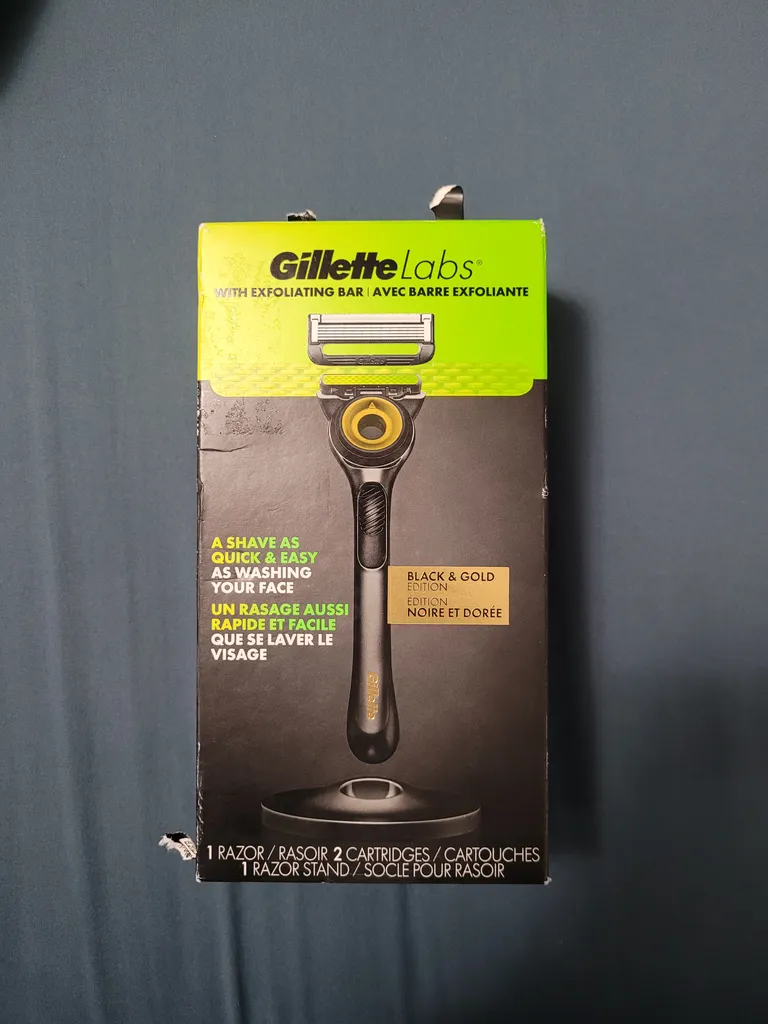 GilletteLabs Exfoliating Bar Razor photo 1