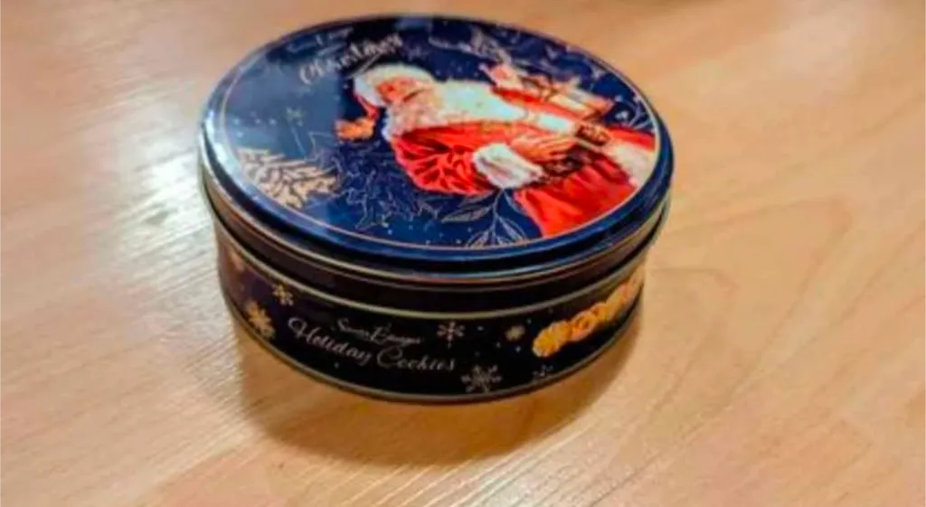 Christmas Cookie Tin photo 1