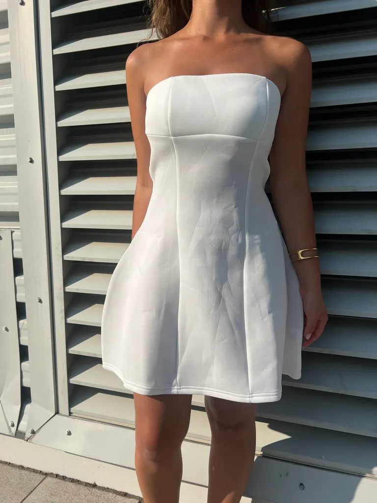 White dress photo 1