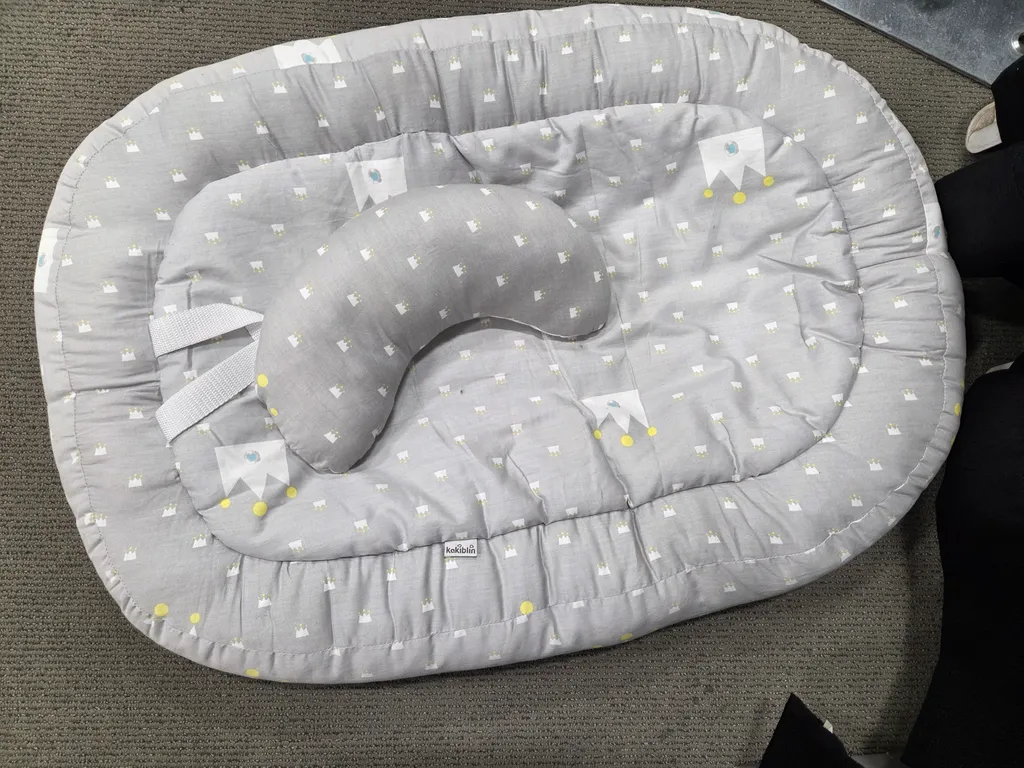 Kakiblin baby lounger photo 1