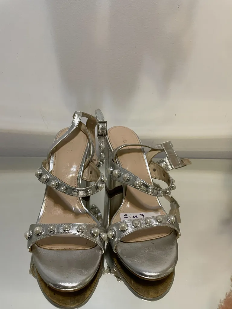 Silver heels photo 1