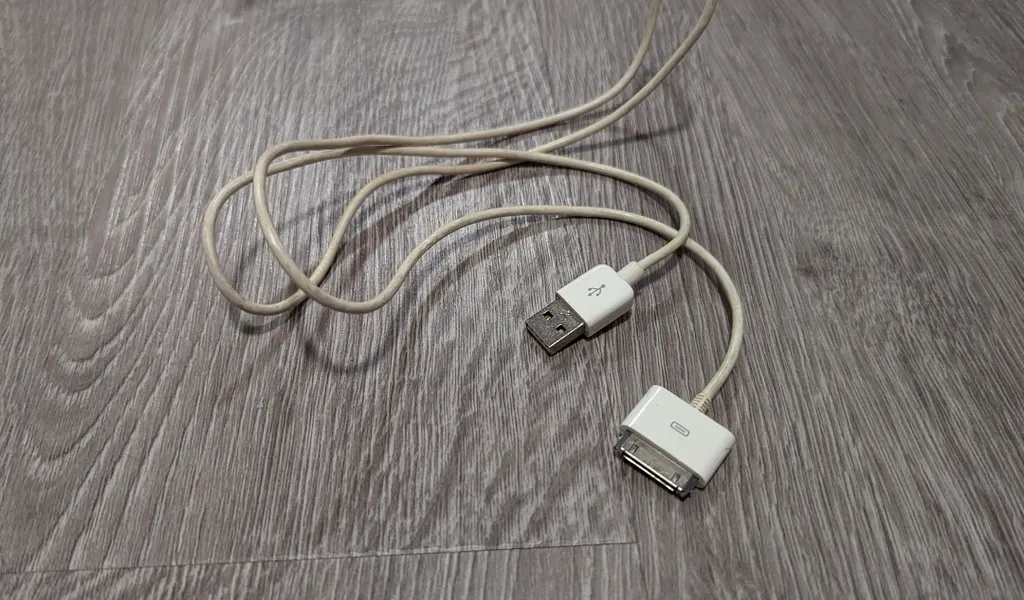 Apple USB Charging Cable photo 1
