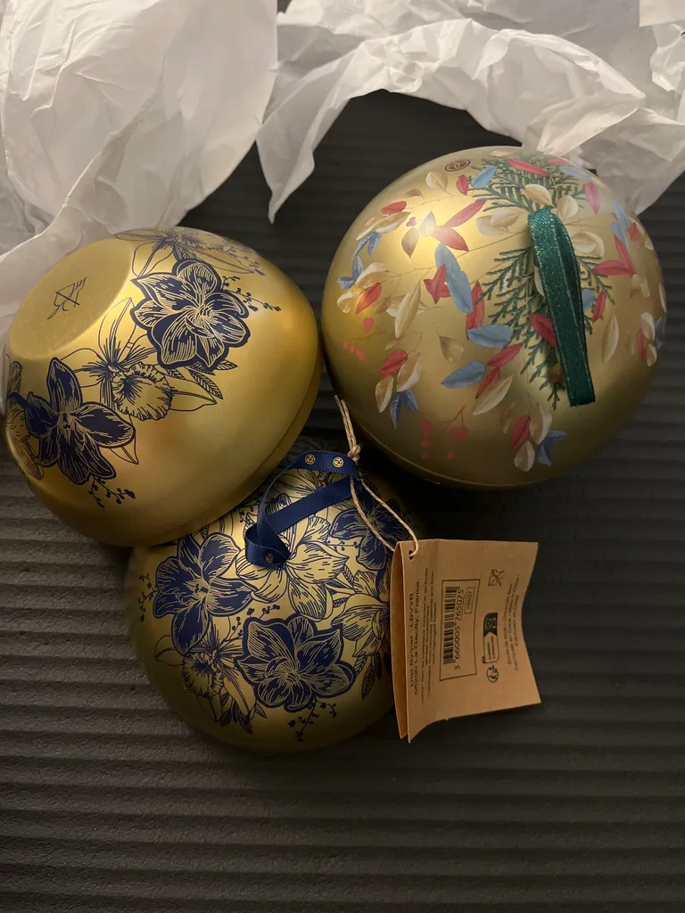 Metal ornament containers photo 1