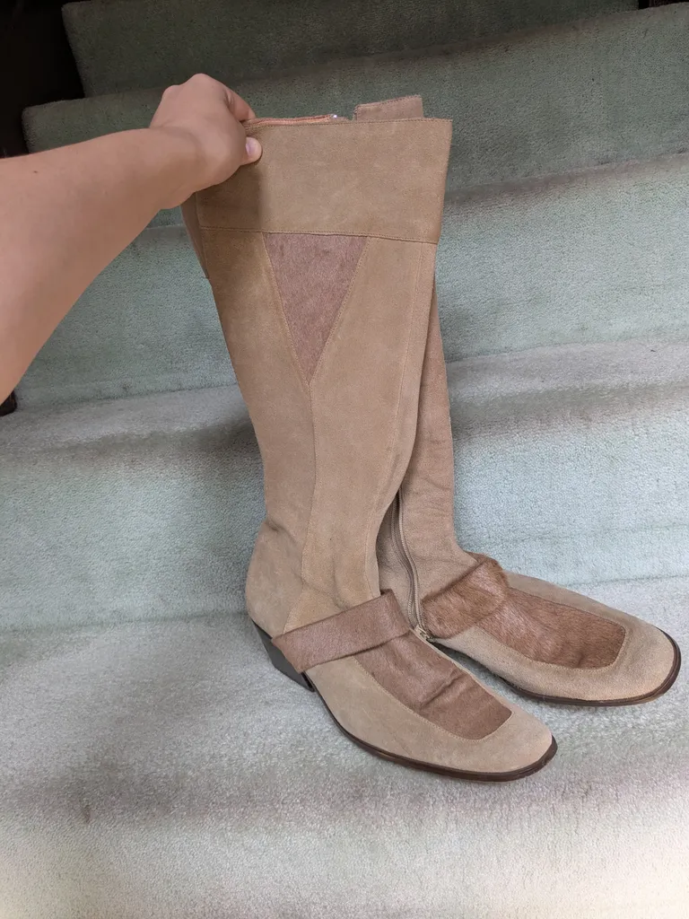 Vintage fur boots photo 1