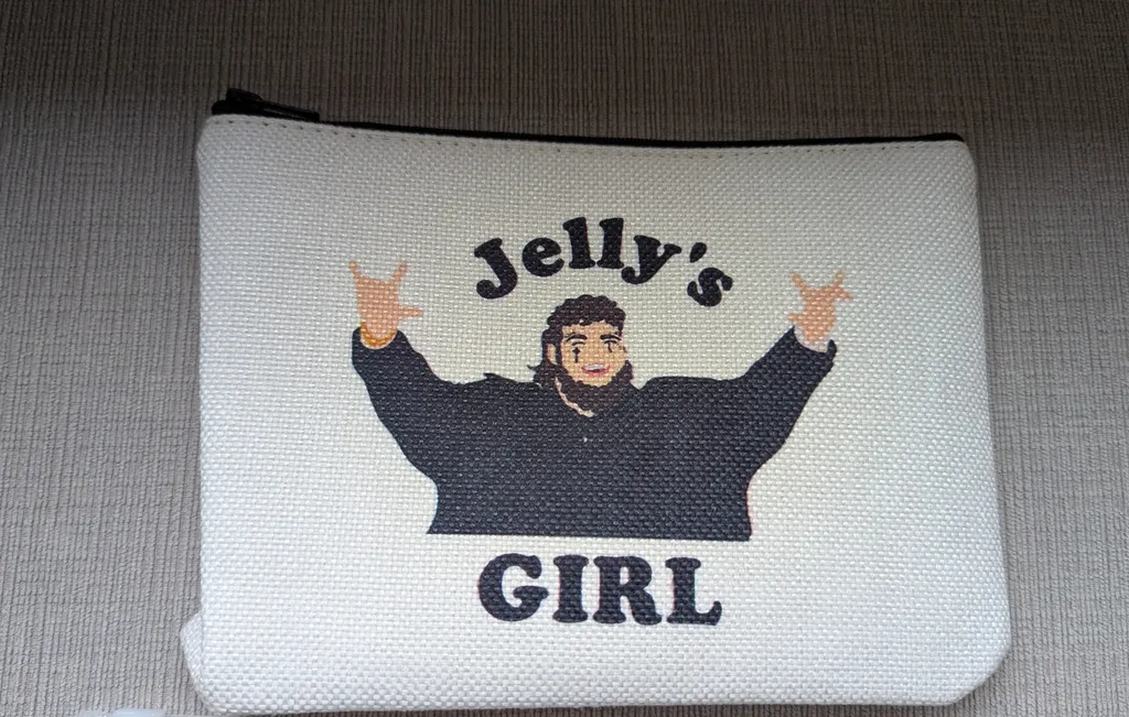 Brand New Jelly's Girl Makeup Bag (Jelly Roll) photo 1
