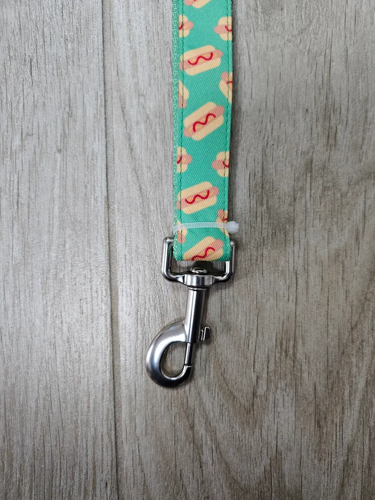Leash with hot dog design photo 1