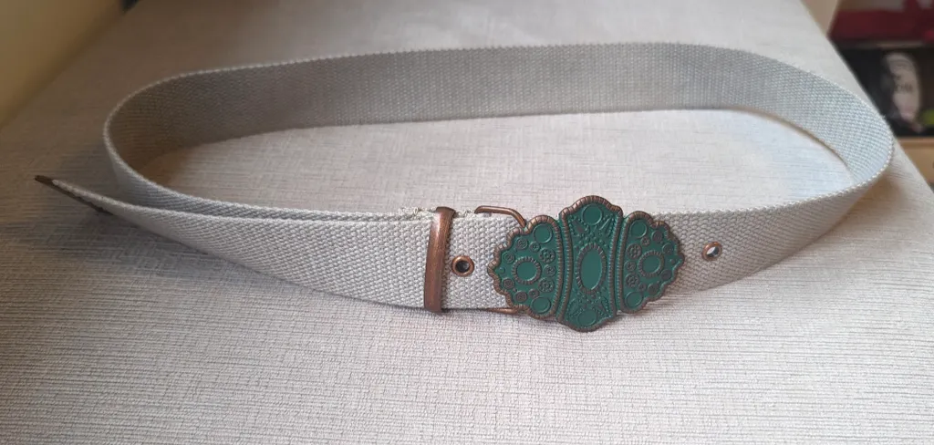 Grey  Belt with Green Buckle - Women's Size 6 photo 1