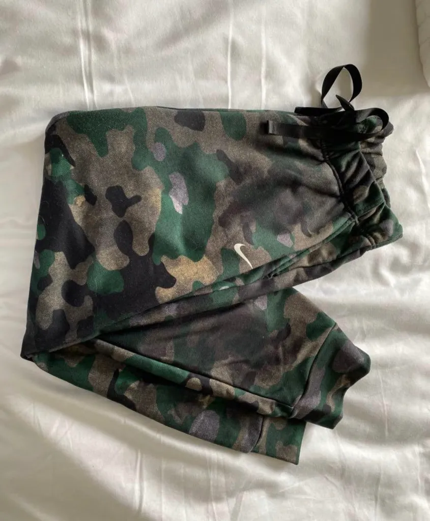 Nike camo joggers  photo 1