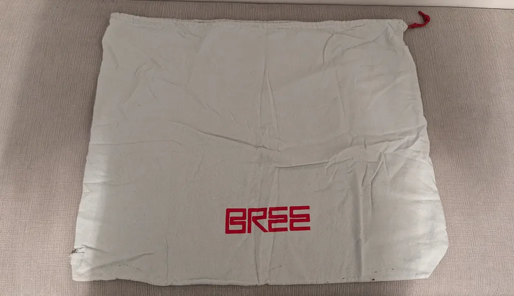Bree Dust Bag photo 1
