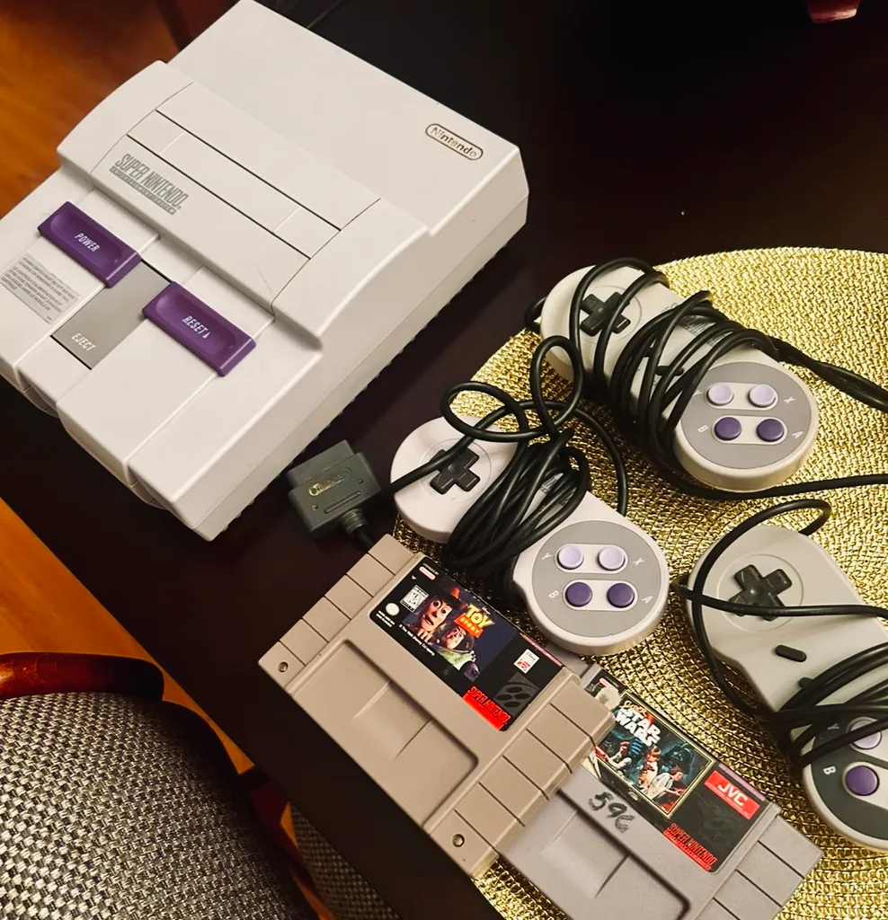 SNES Bundle! 2x games and 3x Controllers  photo 1